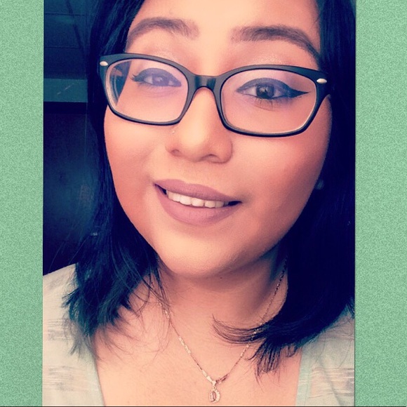 Meet your Posher, Jessica - Picture 1 of 1